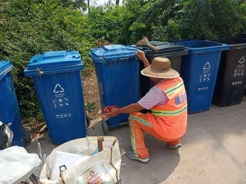 做好城市保洁工作 提升城区环境卫生质量(图1)