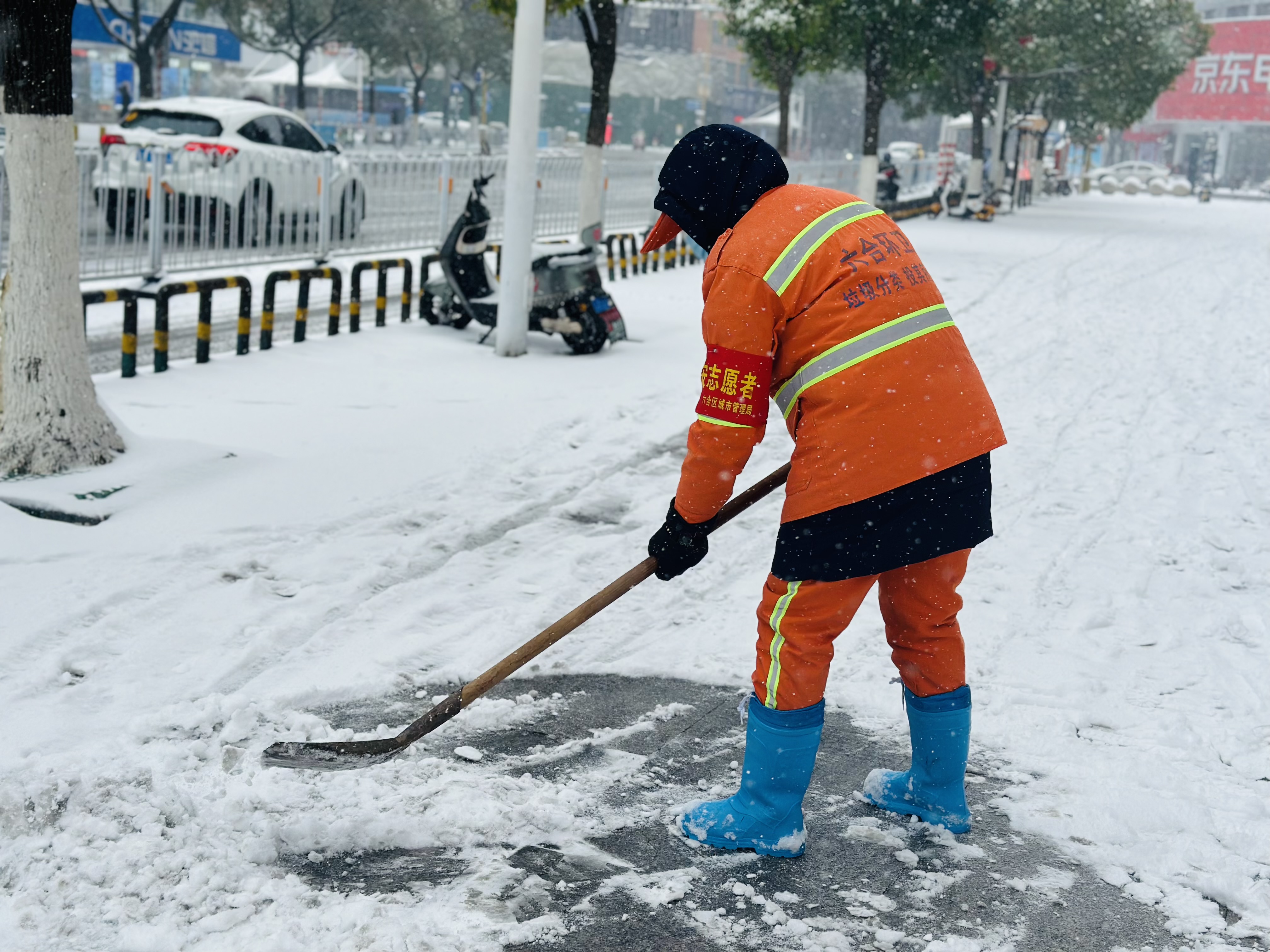 道路保洁考评需智能设备“加持”(图1)